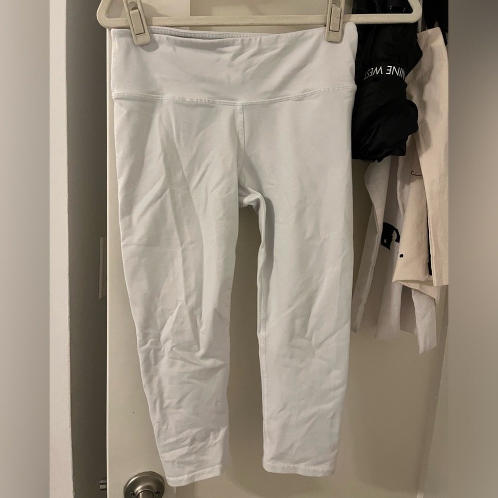 XS Alo white cropped leggings